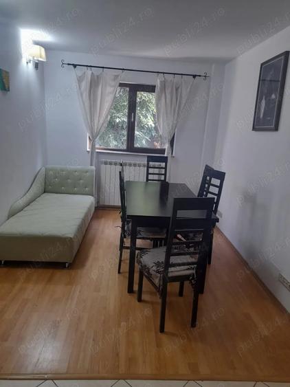 Apartament cu 3 camere decomandat în Calea București
