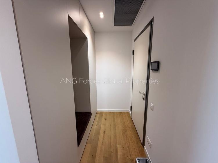 Apartament cu 3 camere semidecomandat, mobilat în Nord