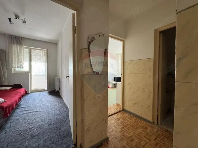 Ap. cu 3 camere, et.4, str. Feleac 1A - 5