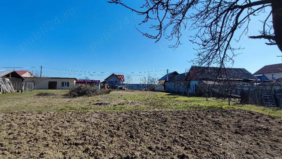 Teren de 800 mp, în Dumbrava
