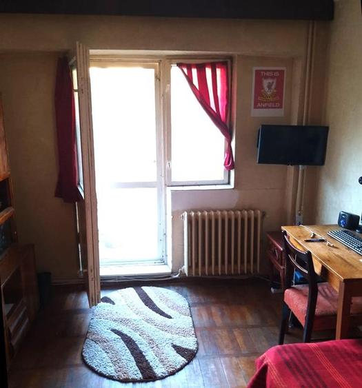 Apartament cu 3 camere decomandat în Călărași