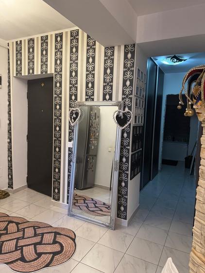Apartament cu 3 camere decomandat în Fundeni