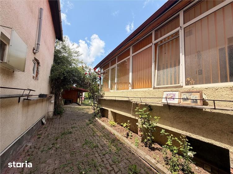 Casă cu 6 camere cu Teren 680 Mp în Aurel Vlaicu