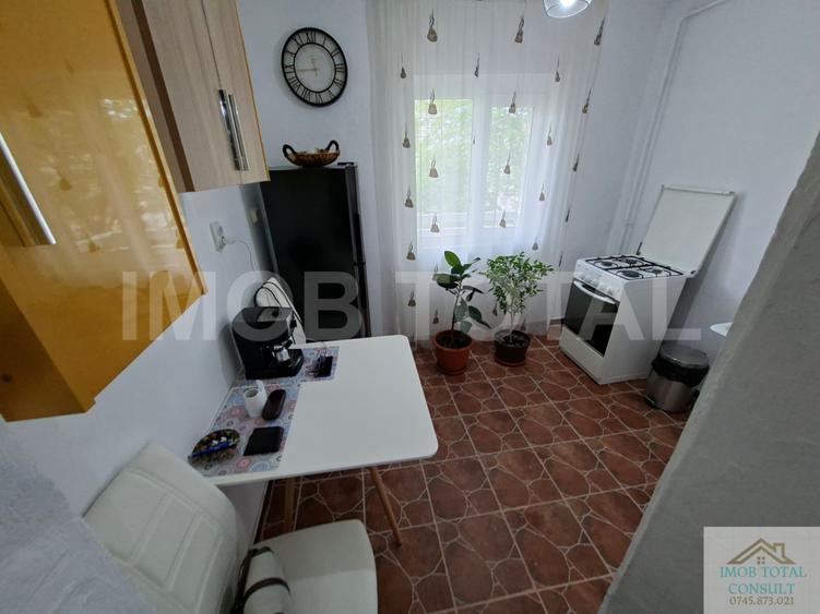 Apartament cu 3 camere decomandat în Trivale