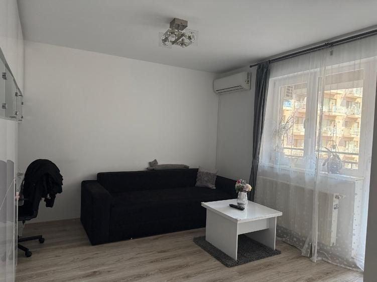 Apartament cu 2 camere decomandat, mobilat în Titan
