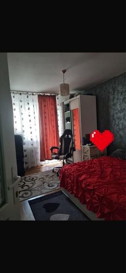 Apartament cu 3 camere decomandat în Tineretului