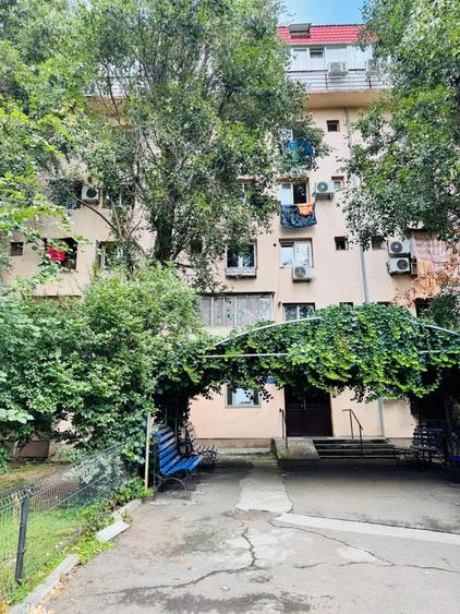 Garsonieră decomandată în Apărătorii Patriei