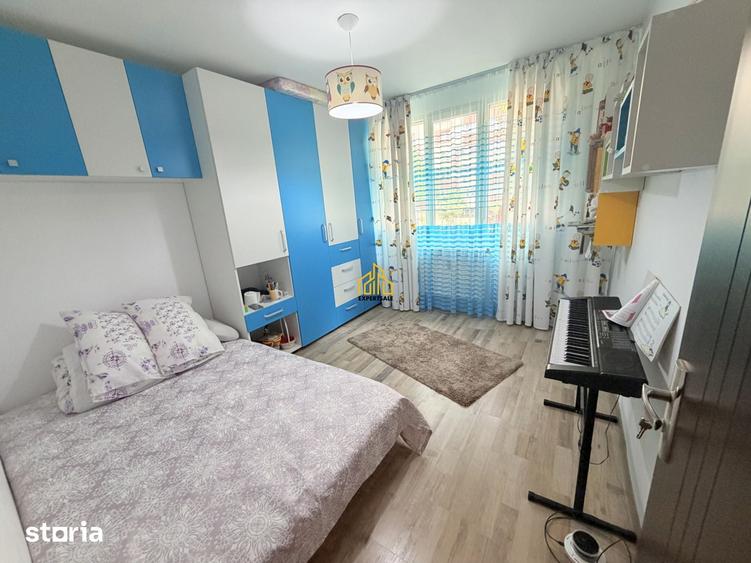 Apartament cu 4 camere decomandat în Rahova