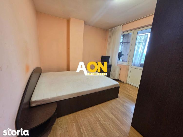 Apartament cu 3 camere decomandat în Cetate
