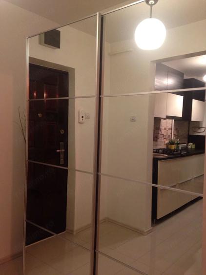 Apartament cu 3 camere semidecomandat în Exterior Vest