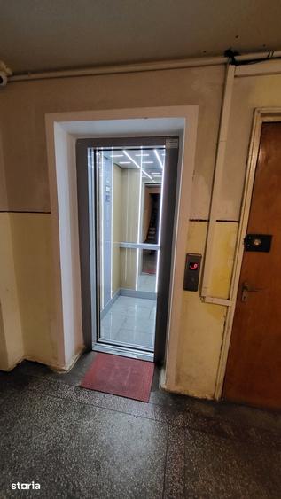 Apartament cu 3 camere în Centrul Civic