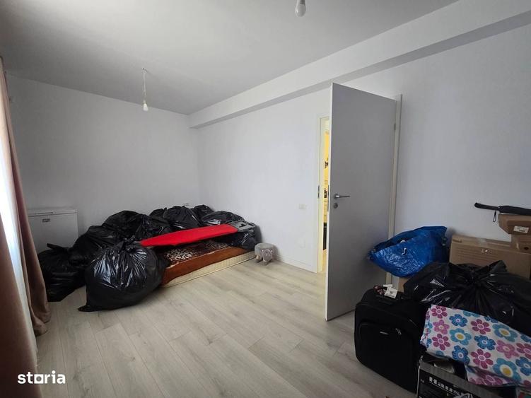 Casă cu 3 camere în Dobroești
