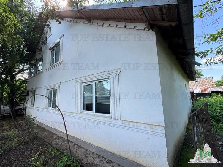 Casă individuală cu 6 camere cu Teren 2000 Mp în Movilița