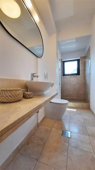 Apartament cu 4 camere decomandat în Floreasca