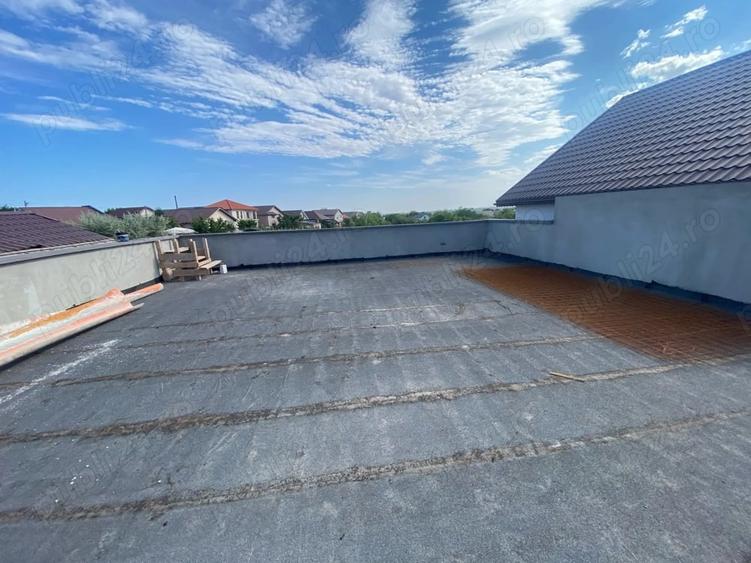 Casă cu 6 camere cu Teren 478 Mp în Lumina