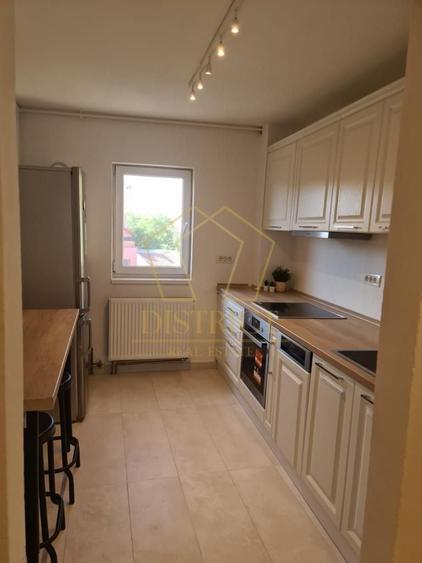 Apartament cu 2 camere semidecomandat, mobilat în Complex Studențesc