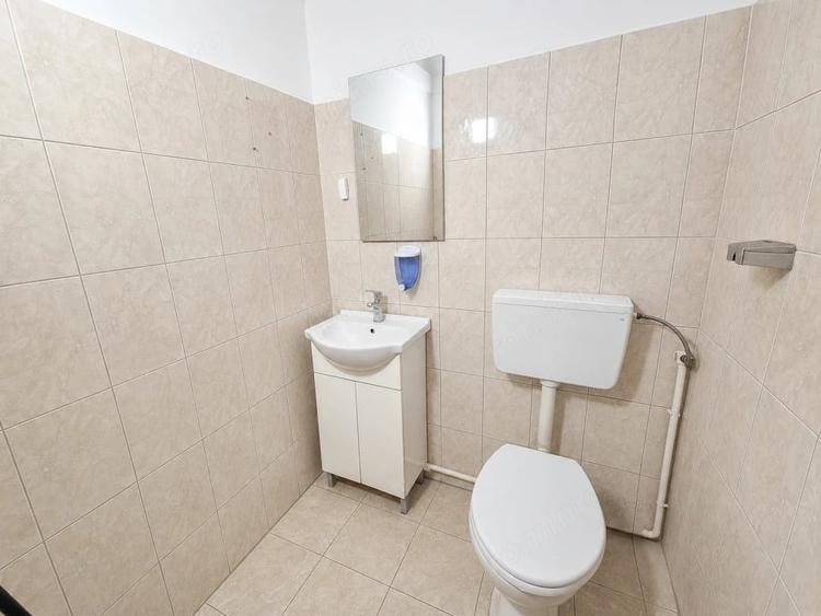 Spațiu comercial, de 80 mp, în Eremia