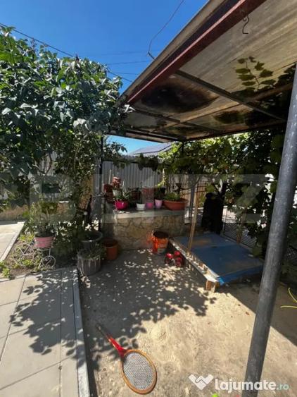 Casă cu 4 camere cu Teren 1150 Mp în Central