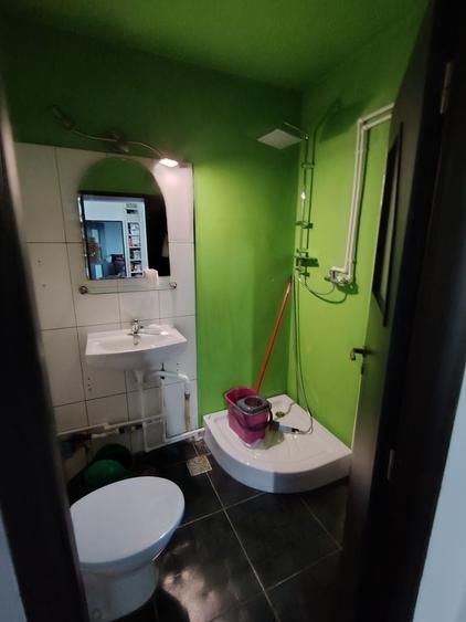 Apartament cu 4 camere decomandat în Alexandru cel Bun