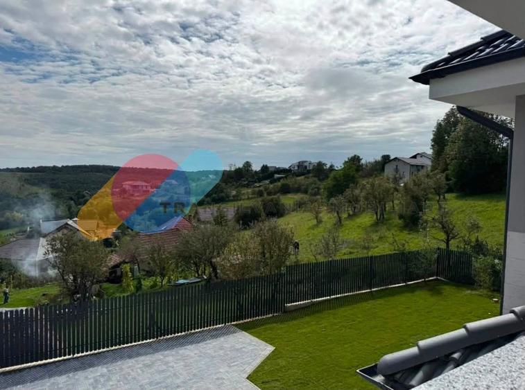 Duplex cu 5 camere cu Canalizare în Feleacu