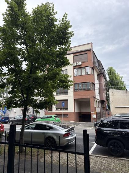 Apartament de vanzare vis a vis de parcul Izbiceni - 1