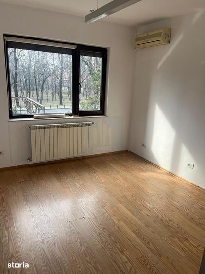 Casă cu 7 camere decomandat cu Teren 120 Mp în Floreasca