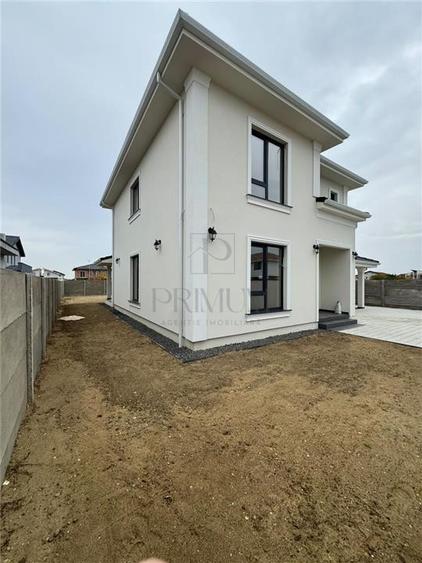 Casă individuală cu 5 camere cu Teren 522 Mp în Moșnița Nouă