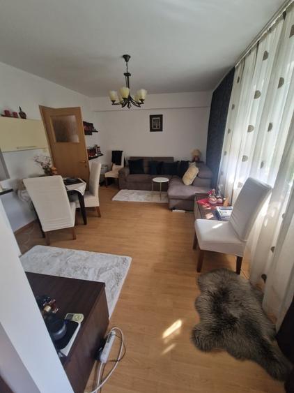 Apartament cu 2 camere decomandat în Drumul Taberei