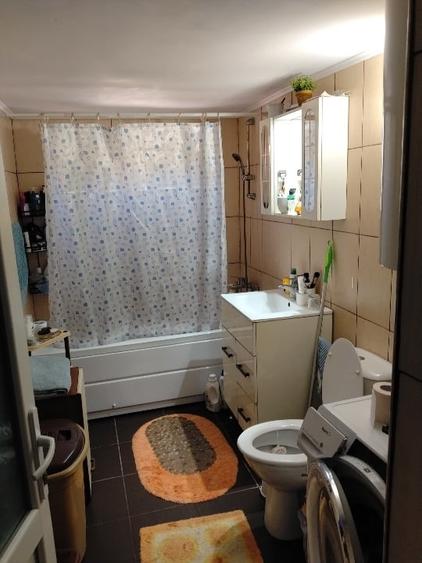 Casă cu 5 camere cu Teren 1200 Mp în Dobrosloveni