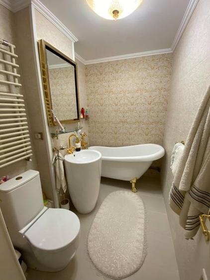 Apartament cu 3 camere decomandat, mobilat în Filiași