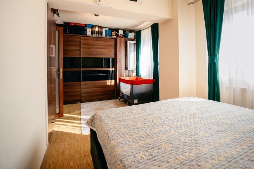 Apartament cu 4 camere decomandat, mobilat în Răcădău