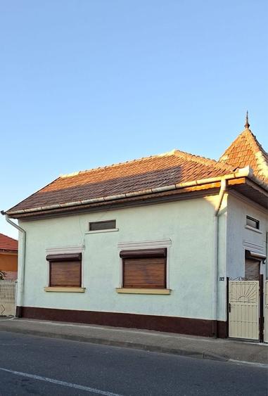 Casă cu 4 camere în Central