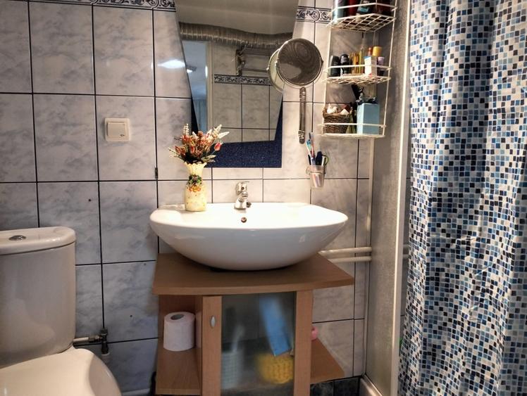 Casă individuală cu 3 camere cu Teren 100 Mp în Andronache
