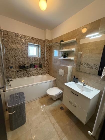 Apartament cu 2 camere decomandat, mobilat în Central