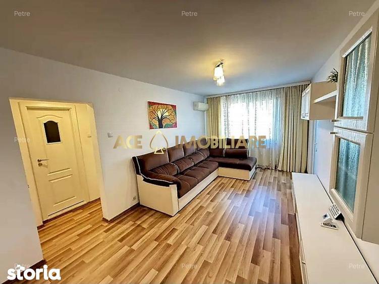 Apartament cu 4 camere, mobilat în Tei