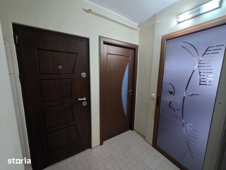 Apartament cu 3 camere decomandat, mobilat în Micro 17