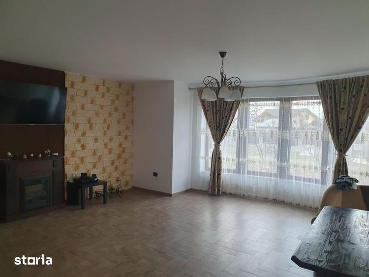 Casă cu 5 camere cu Teren 2200 Mp în Târgșoru Vechi