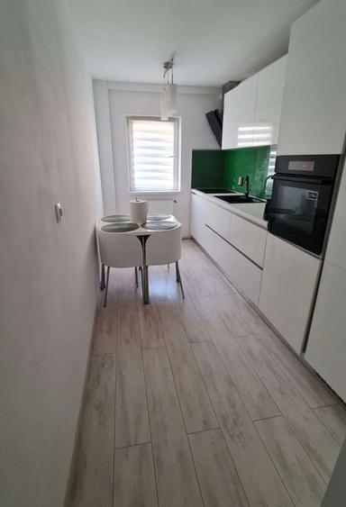 Apartament cu 3 camere decomandat în Griviței