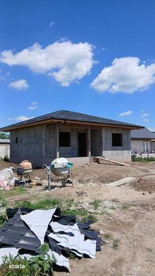 Casă cu 3 camere cu Teren 75 Mp în Muntenii de Sus