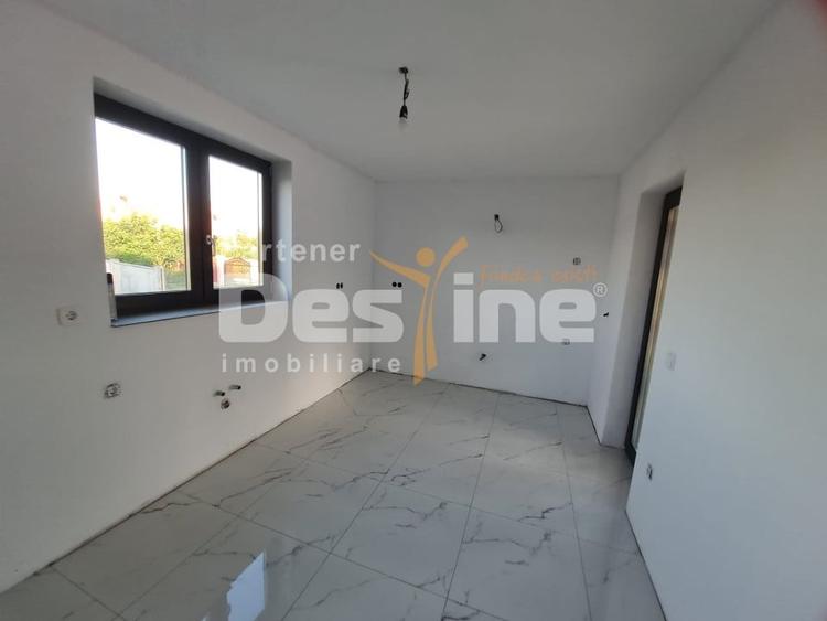 Casă individuală cu 5 camere cu Garaj în Muntenii de Sus
