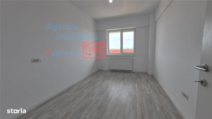 Revanzare, fara TVA: Apartament 3 camere, bloc nou, zona semicentrala - 1