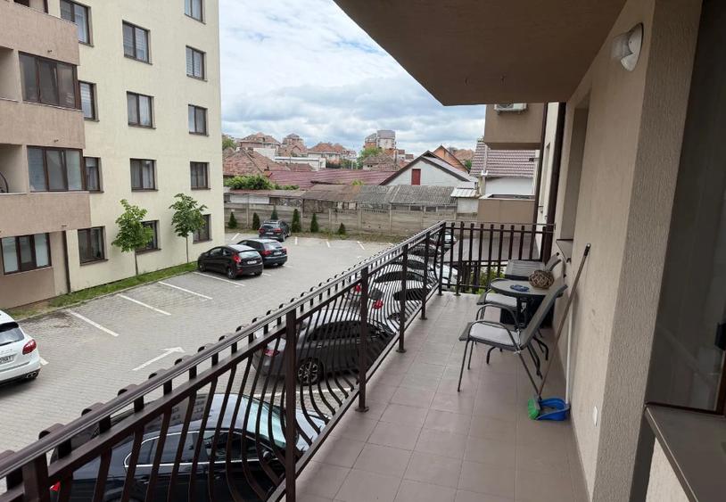 Apartament cu 3 camere decomandat, mobilat în Central