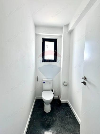Spațiu comercial, de 425 mp, în Domnești