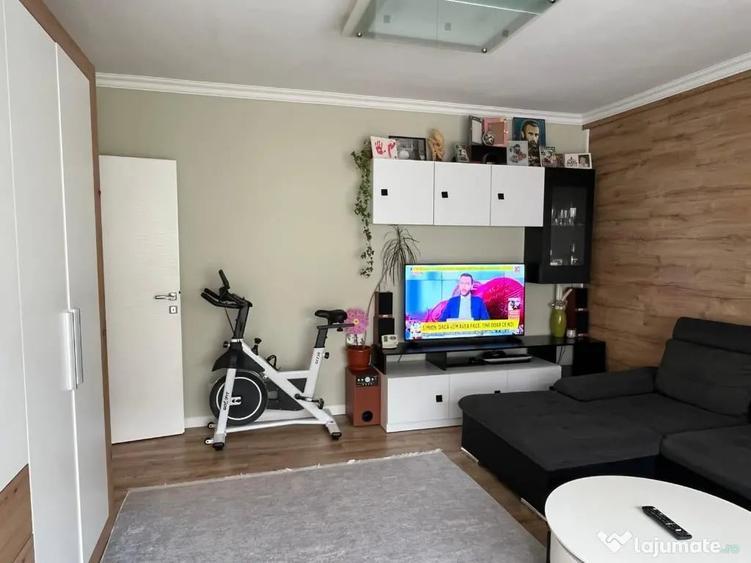 Apartament cu 2 camere decomandat în Florești