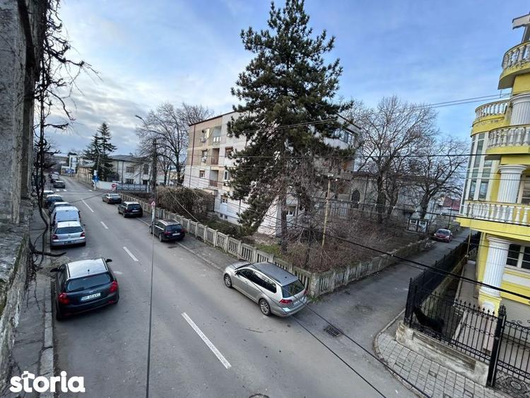 Casă cu 4 camere cu Teren 160 Mp în Școlilor