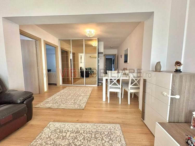Apartament cu 3 camere semidecomandat în Gara de Nord