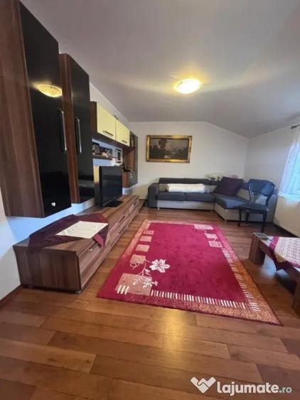 Casă cu 8 camere cu Teren 700 Mp în Rădăuți