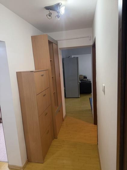 Apartament cu 3 camere decomandat în Exterior Vest