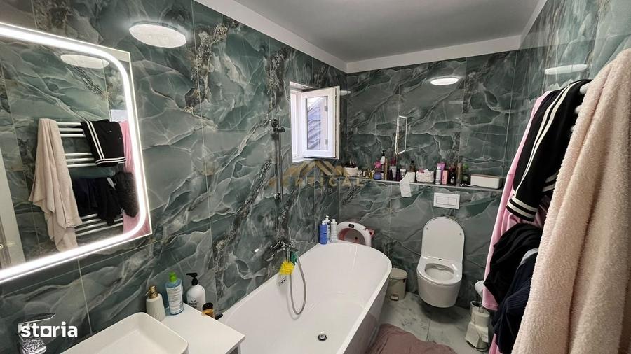 Casă cu 4 camere cu Teren 425 Mp în Vidra