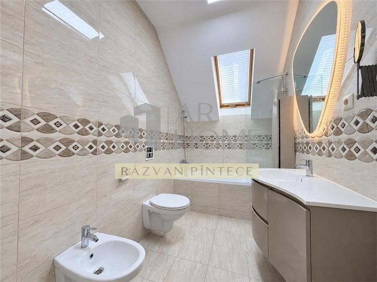 Casă individuală cu 4 camere cu Piscina în Păuleștii Noi